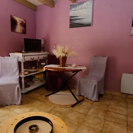 Le Logis Des Juliats Apartment
