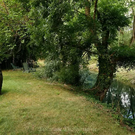 Le Logis Des Juliats Saint-Seurin-d'Uzet