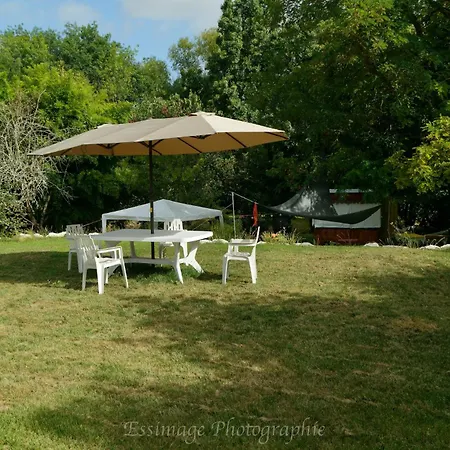 Apartment Le Logis Des Juliats Saint-Seurin-d'Uzet