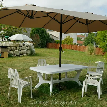 Apartment Le Logis Des Juliats Saint-Seurin-d'Uzet